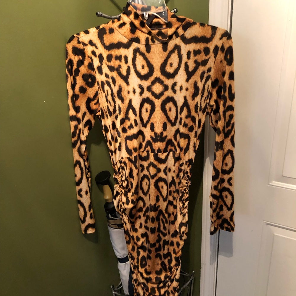 Bodycon gathered side tiger print dress